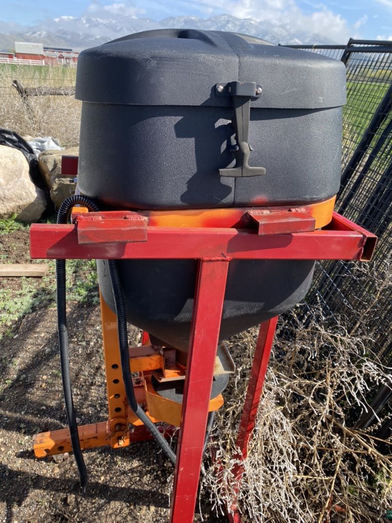 Buyers SUV Salt Spreader / Salter