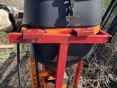 Buyers SUV Salt Spreader / Salter