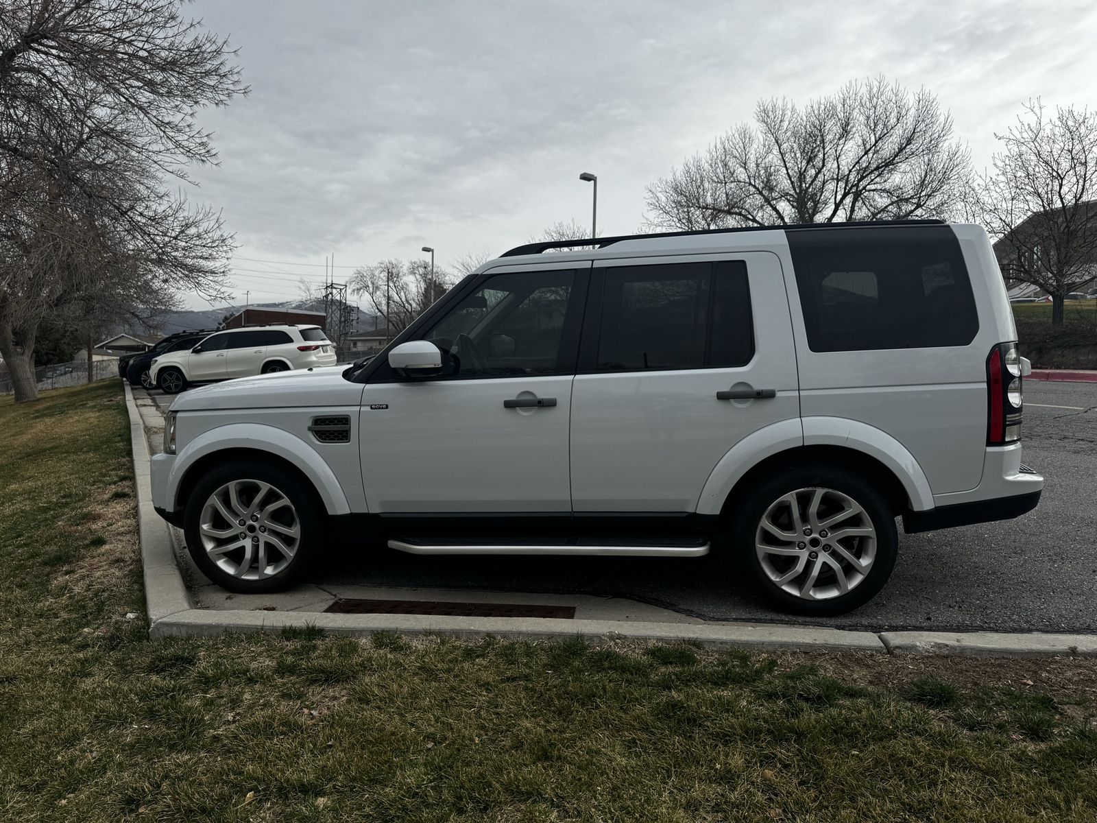 2016 Land Rover LR4 LUX Limited Edition