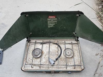 Coleman dual burner propane camp stove