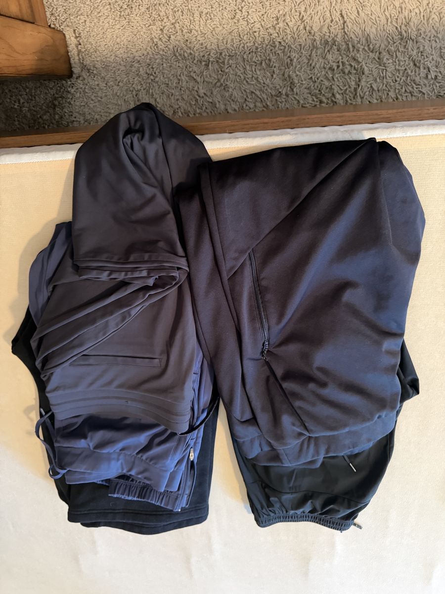 Lot of 5 pairs Men's Activewear Pants and Sweatpants size Large to Extra Large