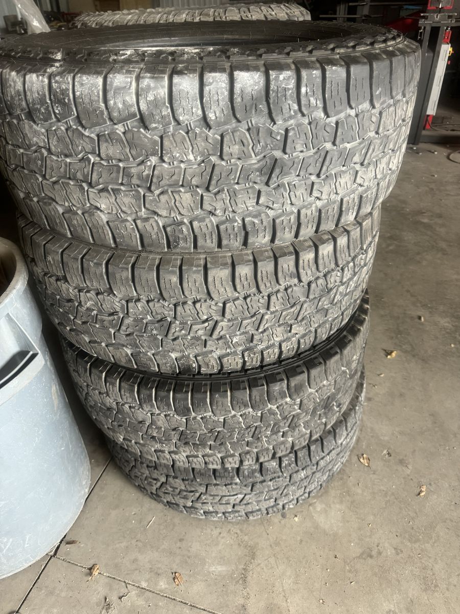 Toyo 275/70/18 open country at