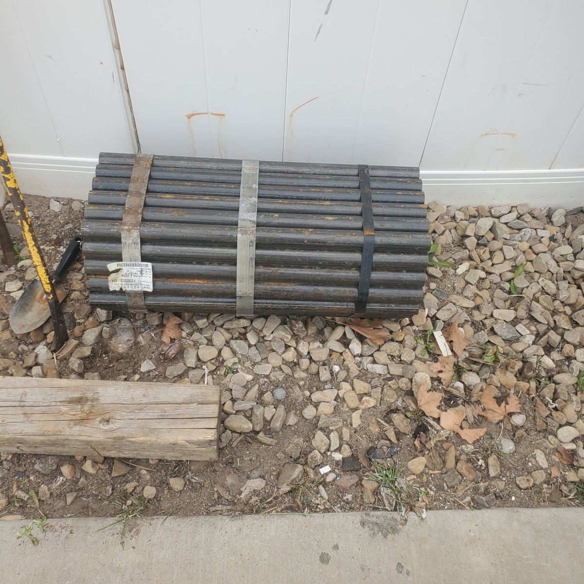 2 ft x 1 inch x 1/8 thick tubing  bundle of 60