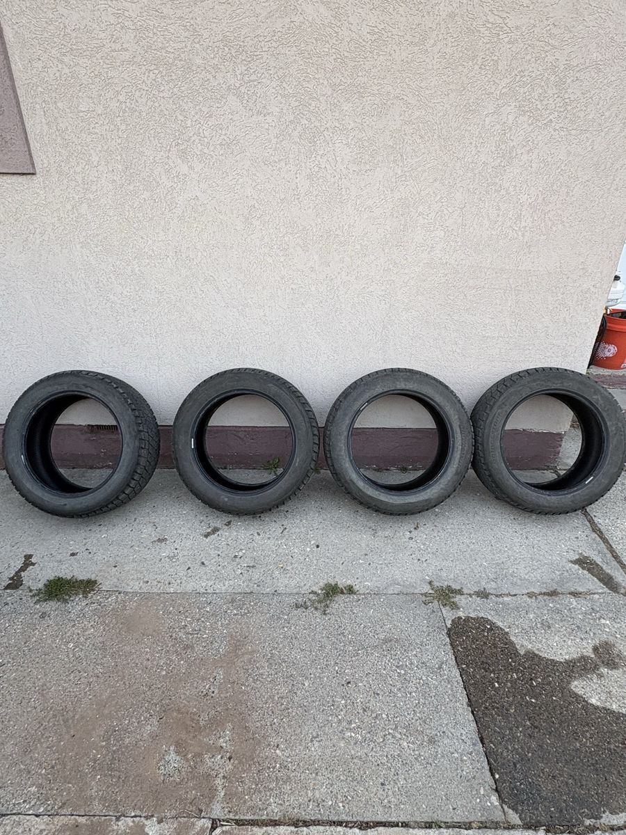 Bridgestone Blizzak 235/55R18 100T Winter Tires (Set of 4)