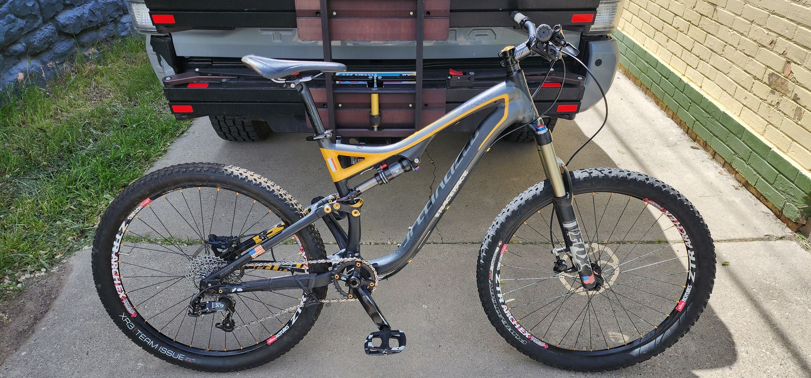 Specialized stumpjumper comp 26in wheels