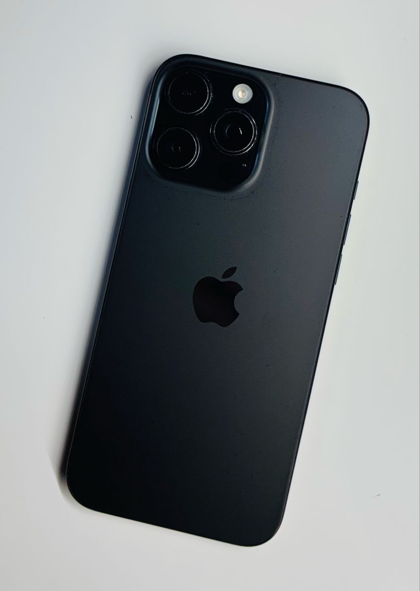 256 Gb iPhone 16 Pro  Max Unlocked 94% Battery Health