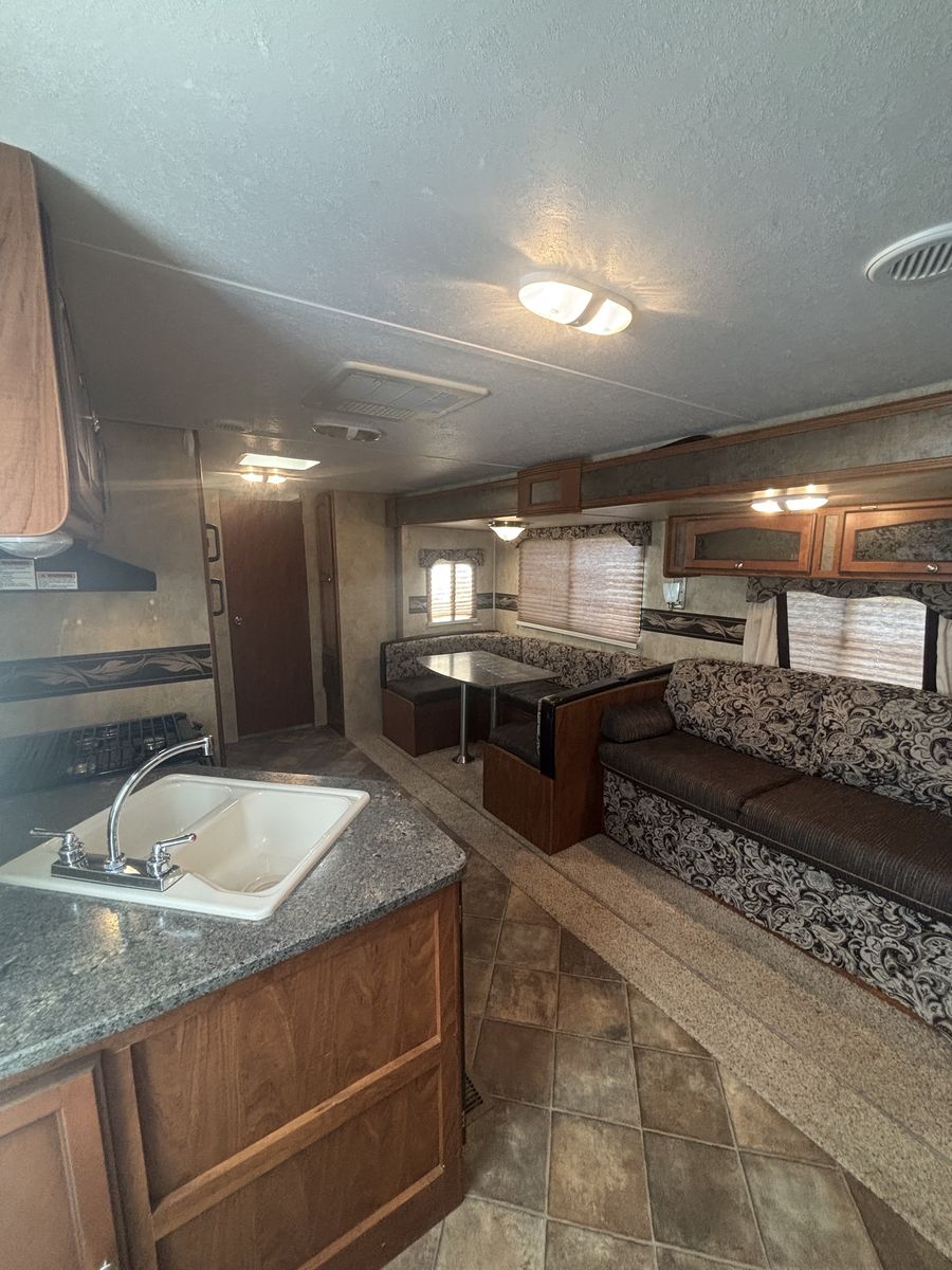 Keystone Passport Ultra-Lite Grand Touring Travel Trailer - Sleeps 8, Bunk Beds, Slide-Out