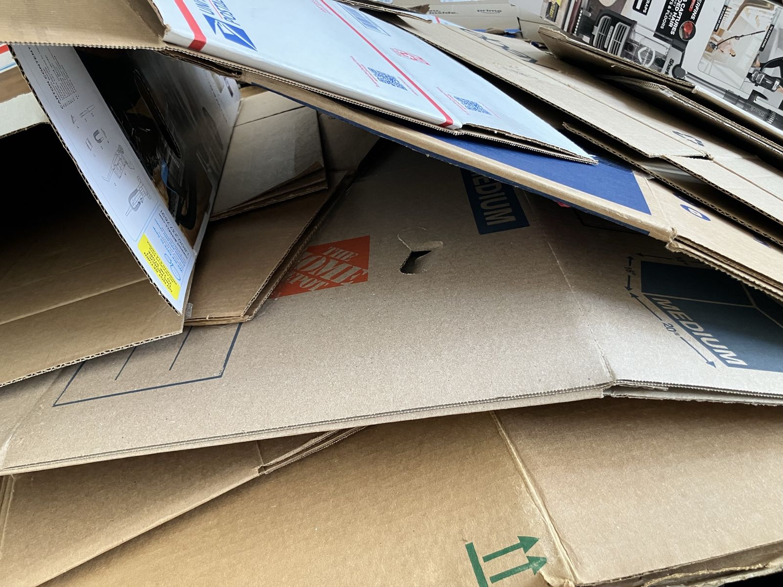 LOTS OF FREE MOVING BOXES