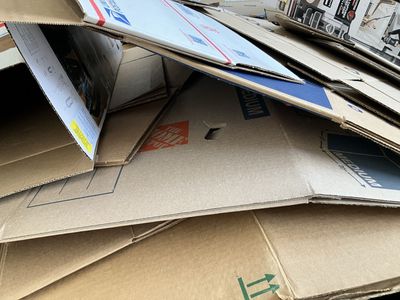 LOTS OF FREE MOVING BOXES