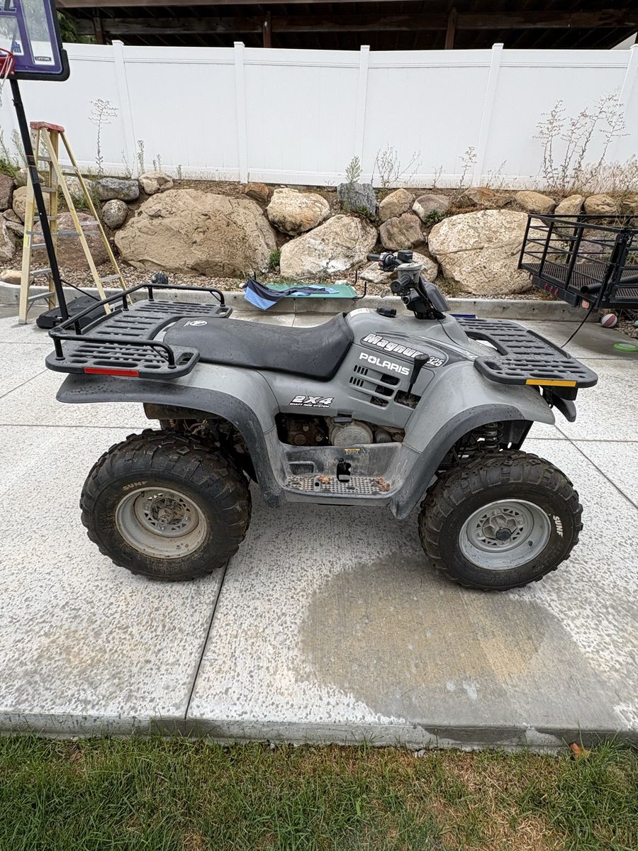 Polaris Magnum 325 2x4 ATV