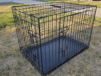 Black Folding Metal Wire Dog Kennel Crate with Removable Plastic Tray