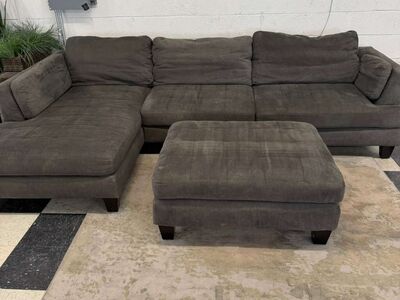 COSTCO BAINBRIDGE FABRIC SECTIONAL W/ OTTOMAN!!