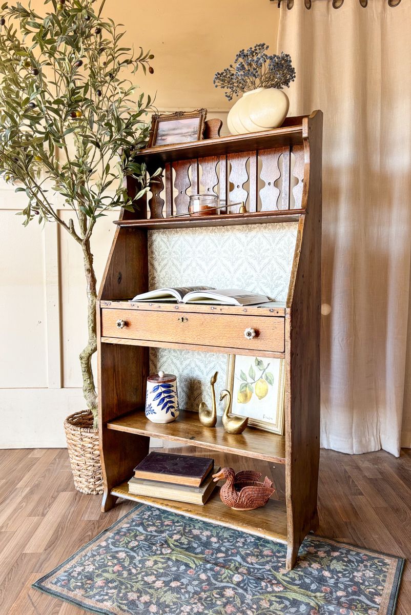 *FREE DELIVERY* Antique Tiger Oak Coffee/Liquor Bar or Book Shelf