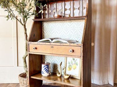 *FREE DELIVERY* Antique Tiger Oak Coffee/Liquor Bar or Book Shelf