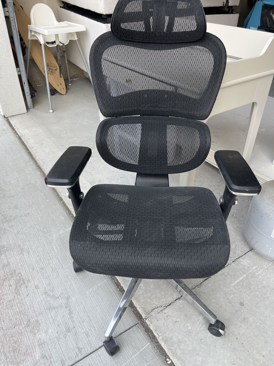 Black Ergonomic Mesh Office Chair with Adjustable Headrest & Lumbar Support