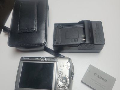 Canon PowerShot SD850 IS Digital ELPH Silver