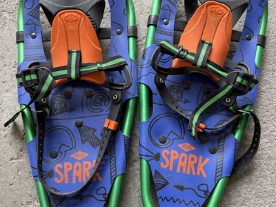 Atlas Spark Snowshoes Green/Blue Youth Kids Winter Hiking Gear