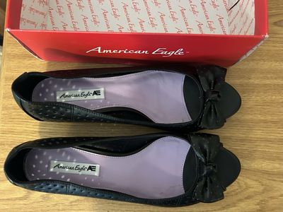 American Eagle Black WW KALE Perforated Peep-Toe Kitten Heel Shoes - Women's Size 7.5W New In box