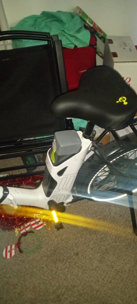 Aventon Sinch Foldable E-bike - White, Adjustable Suspension & Seat, 20" Wheels