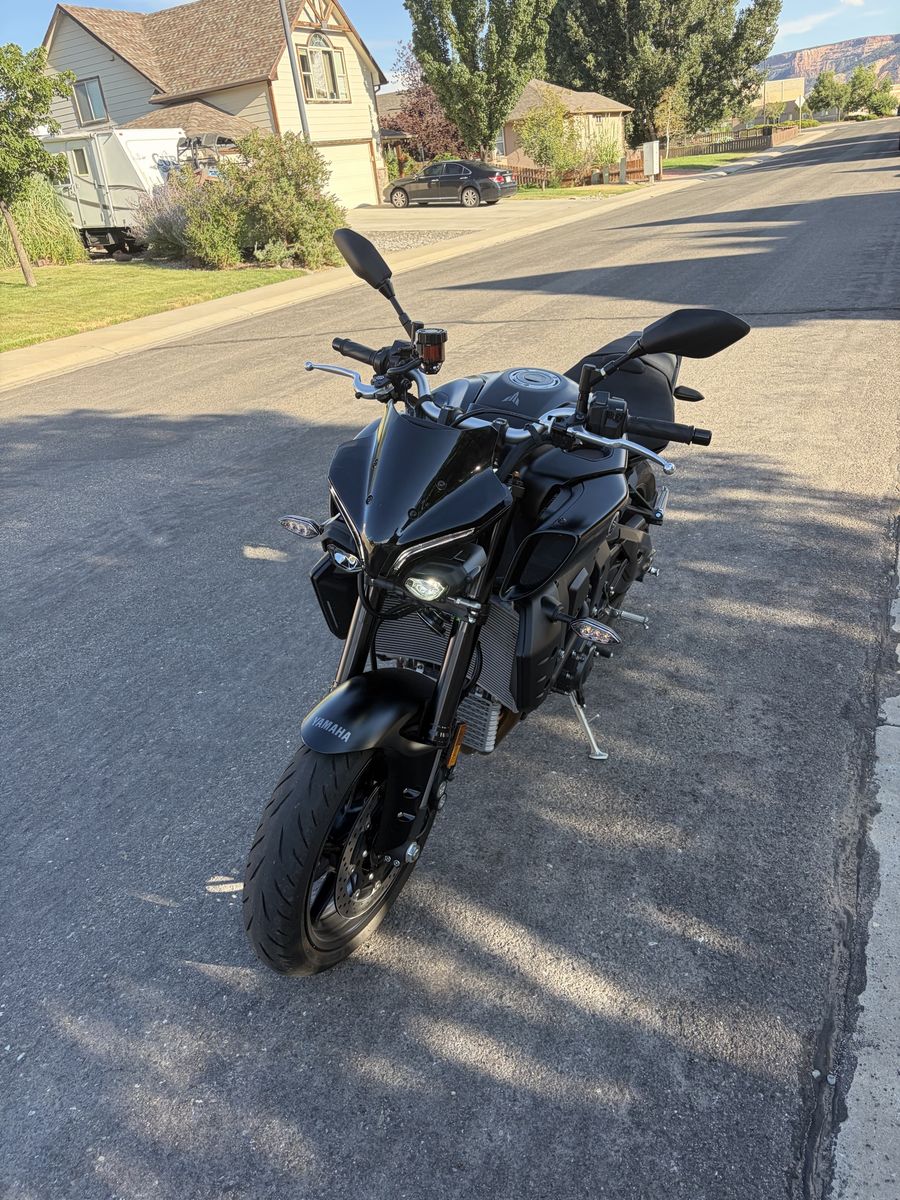 2022 Yamaha MT-10 Black Low Mileage, Excellent Condition