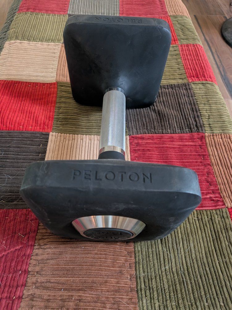 Peloton 30 LB (13.6 KG) Hex Head Dumbbell - Single Weight
