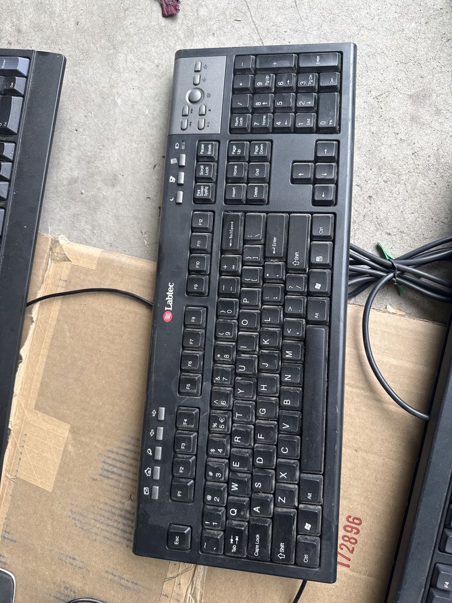 Labtec Computer Keyboard - Full-size Wired USB Keyboard with Media Keys