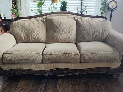 Traditional Beige Textured Fabric Sofa