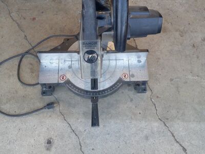 10.in black & dekker miter sow