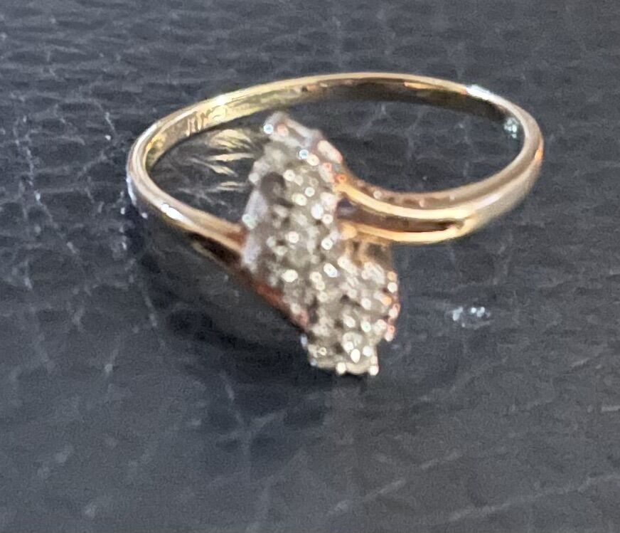 Gold Diamond Ring