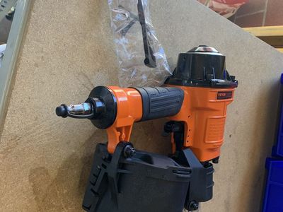 VEVOR Coil Siding Nailer MCN55,1 in. to 2-1/4 in. 15 Degree Pneumatic Siding Nail Gun, 70-120PSI Air Coil Nailer framing