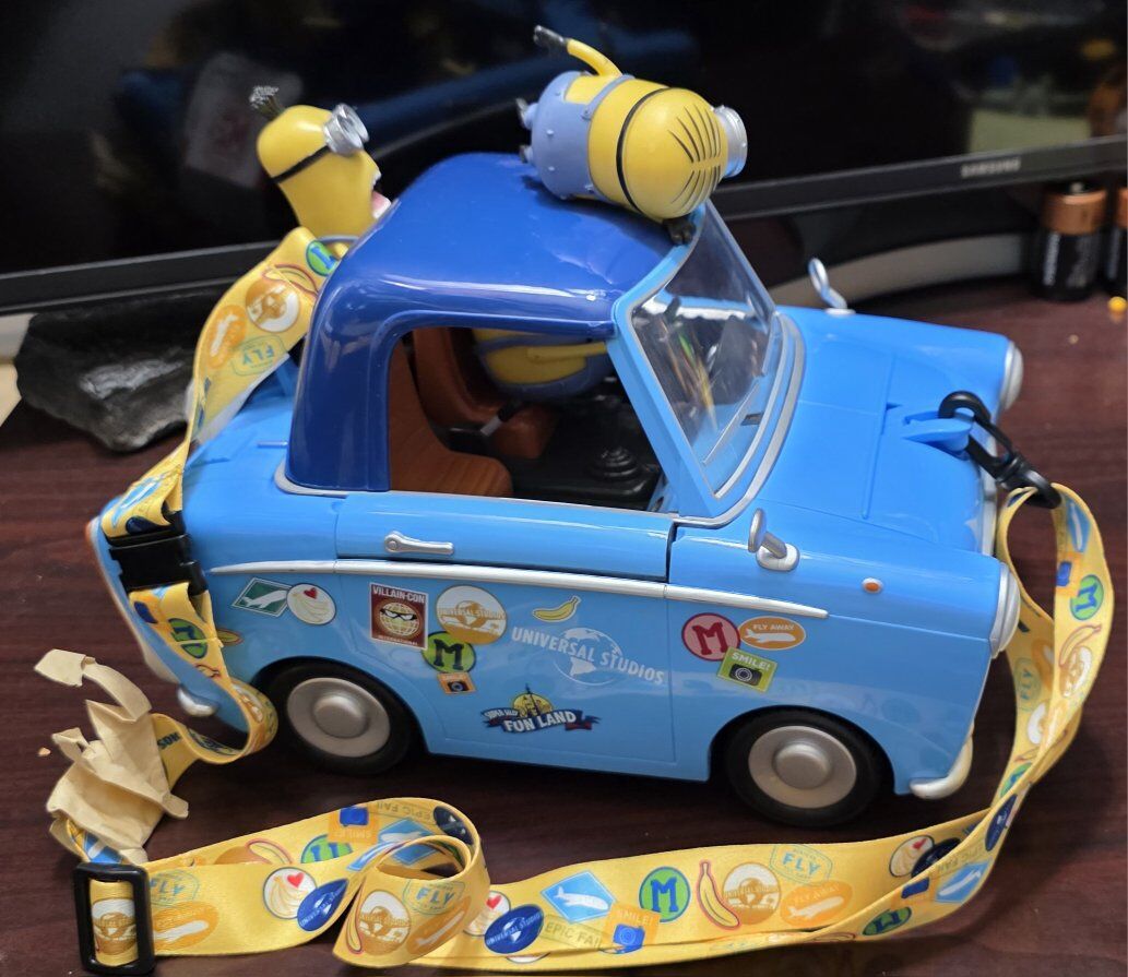 Despicable Me Minions Car Popcorn Bucket.