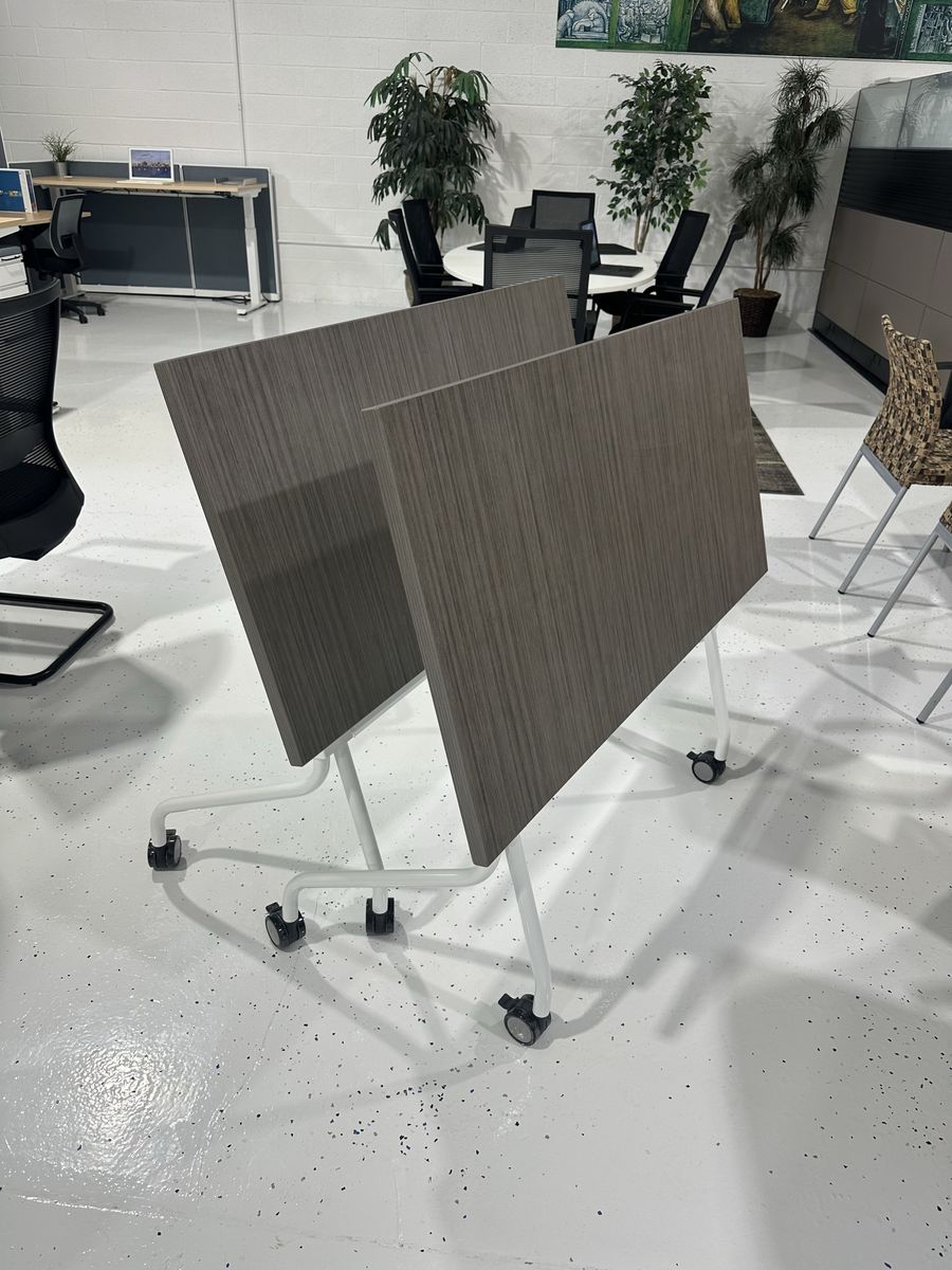 4 foot flip tables