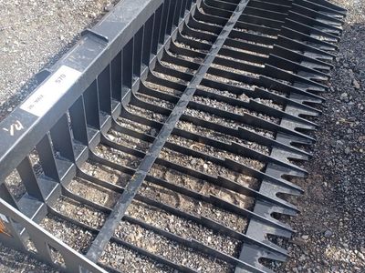 74 78 in skid steer Rock buckets