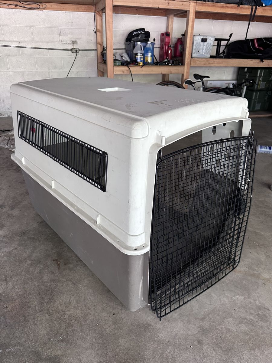 XL extra large dog kennel