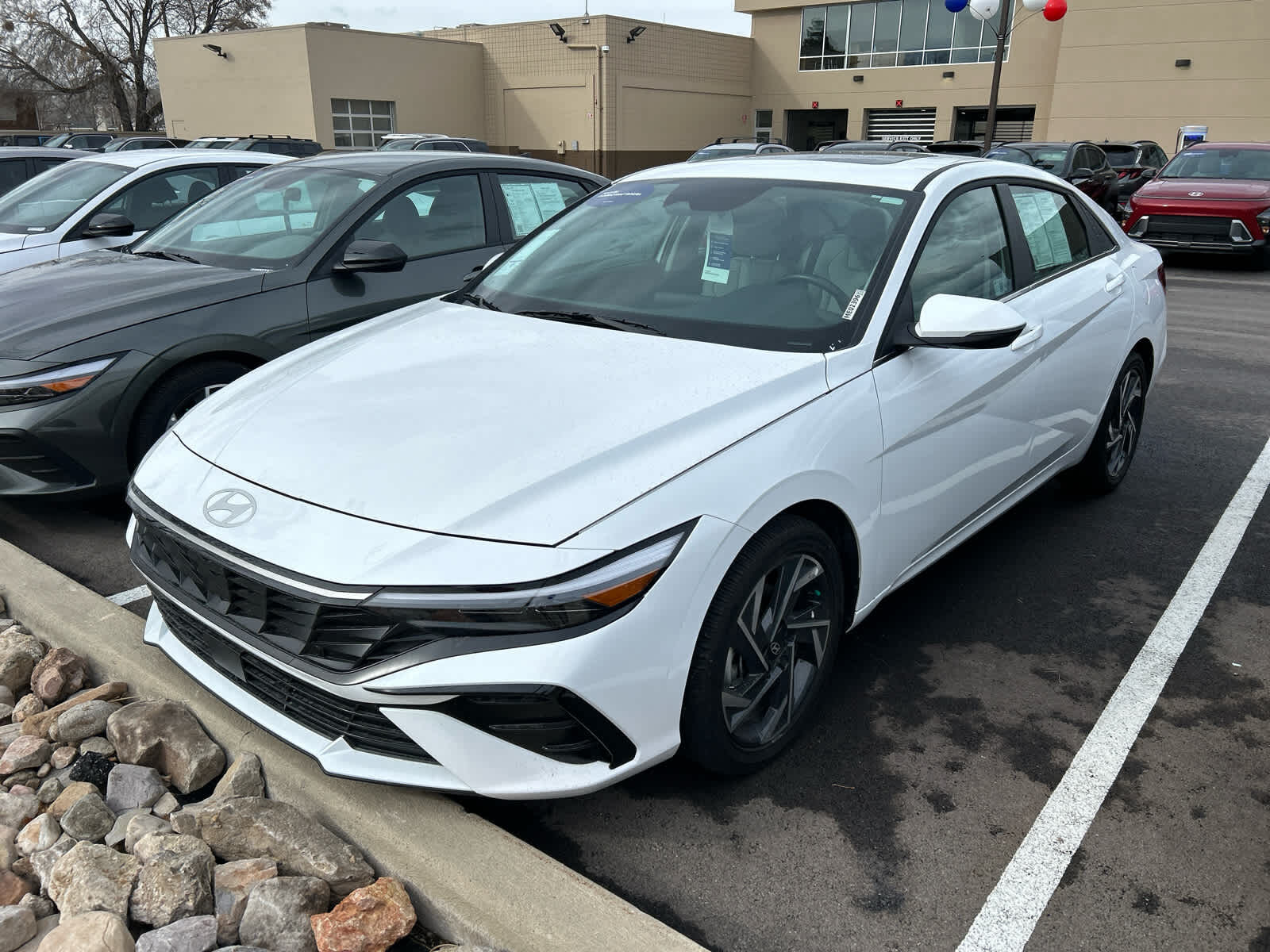 2025 Hyundai Elantra Hybrid Limited