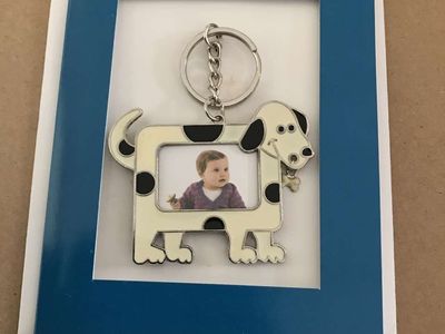 Key Chain comes on Card/Envelope to display your favorite photo, New