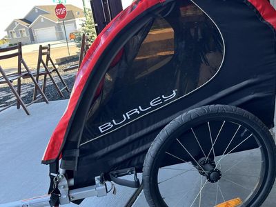 Burley Bee 2-Seat Kids Bike Trailer - Red/Black, Lightweight Design