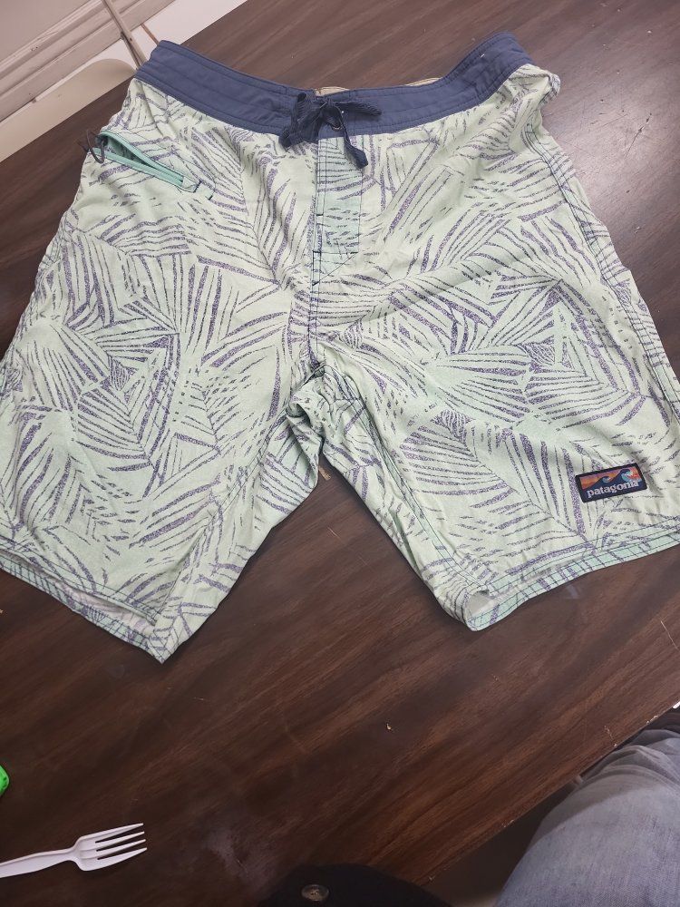Patagonia Worn Wear Men's Board Shorts - Size 32, Light Green with Leaf Print