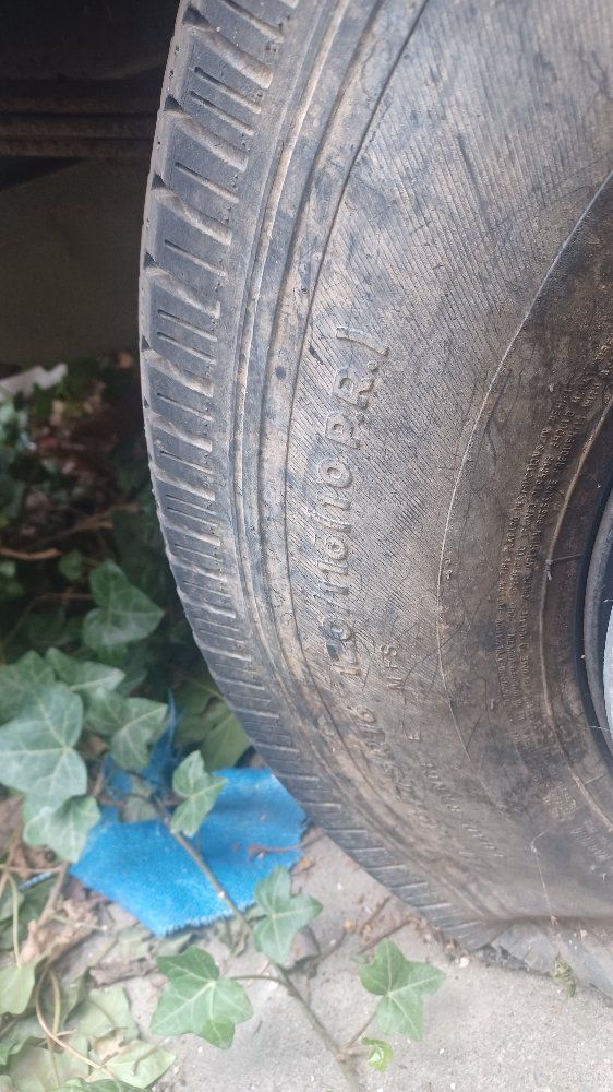 TIRE AND RIM 245/75/R16