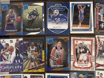 60 ROOKIE, PARALLEL AND INSERT CARDS