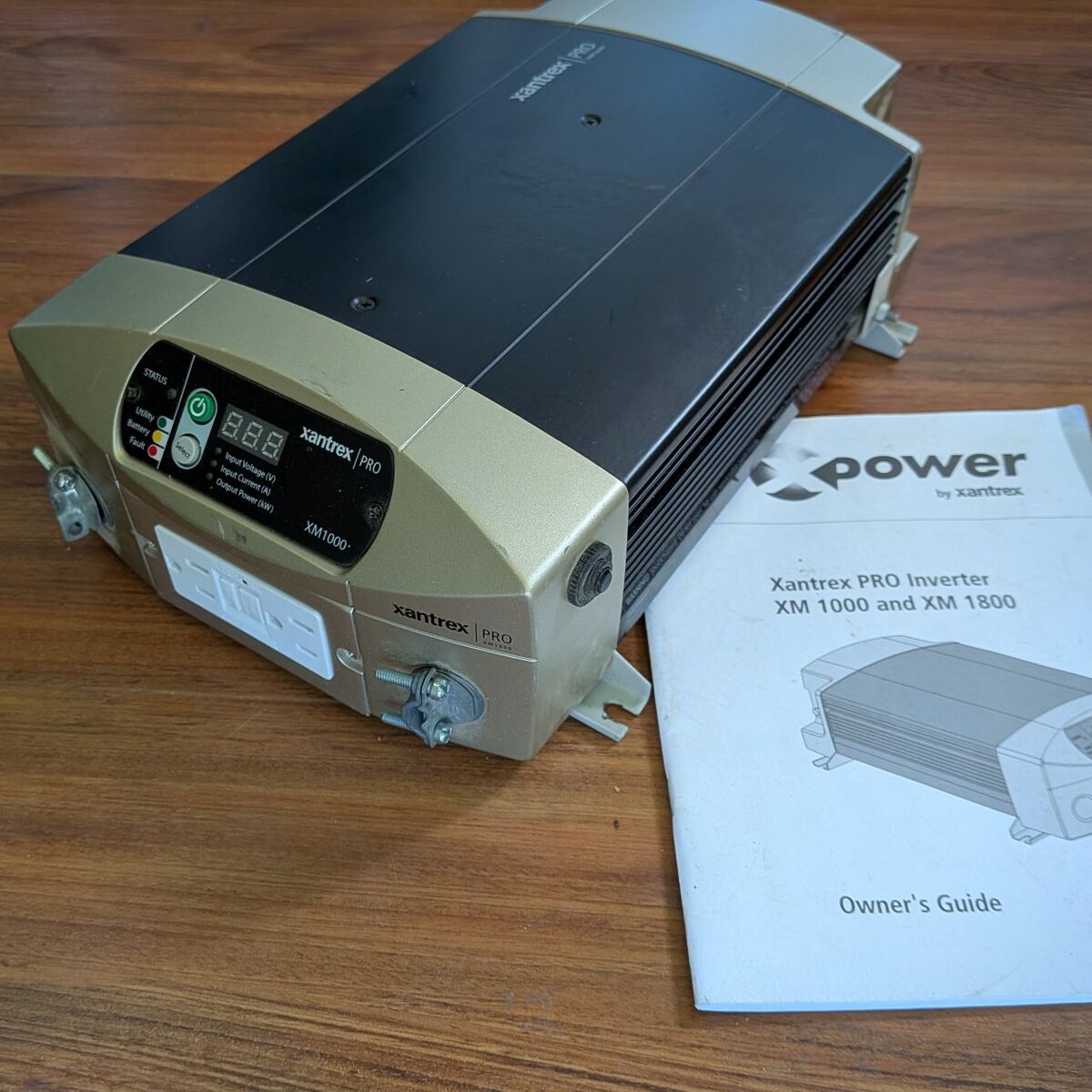 Vehicle / RV power inverter 1000 watts