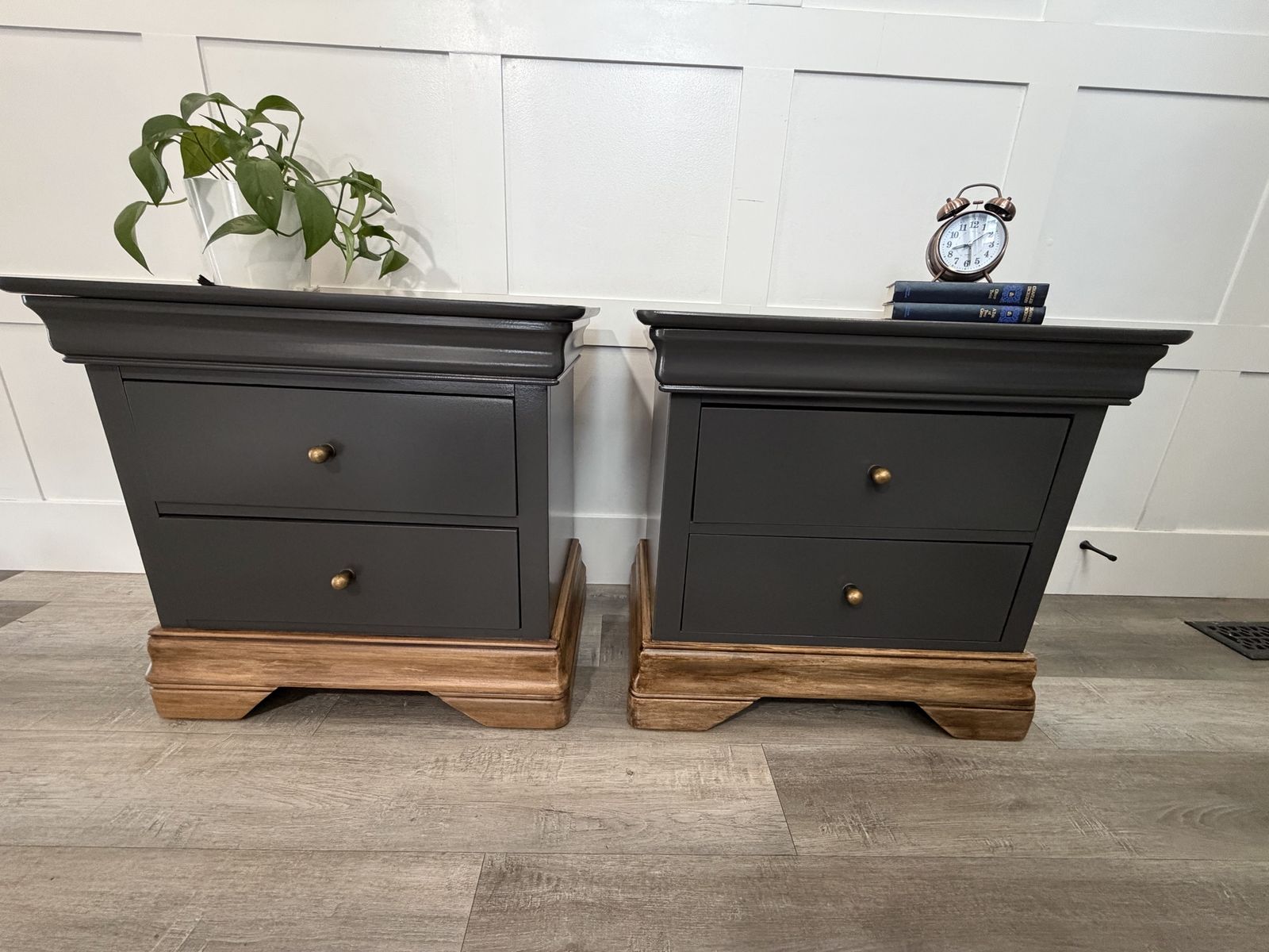 Beautiful Refreshed Broyhill Nightstands (pair)