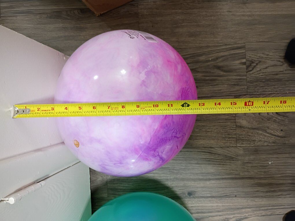 Kids bouncing balls (13" wide)