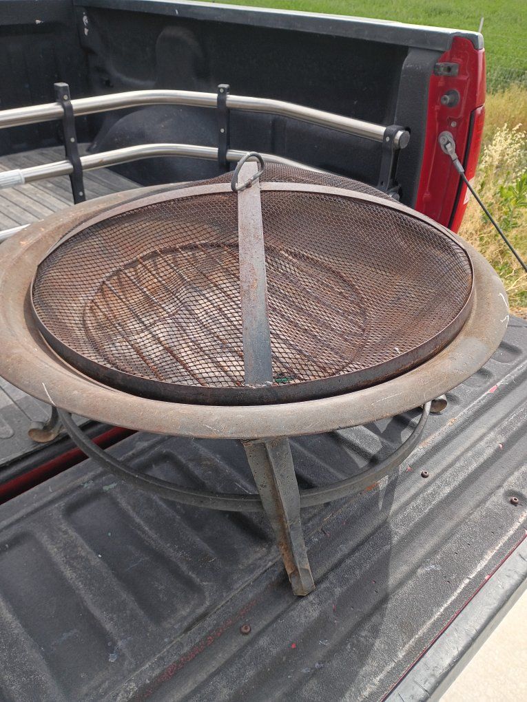 Rustic Outdoor Metal Fire Pit Bowl with Mesh Spark Screen and Stand