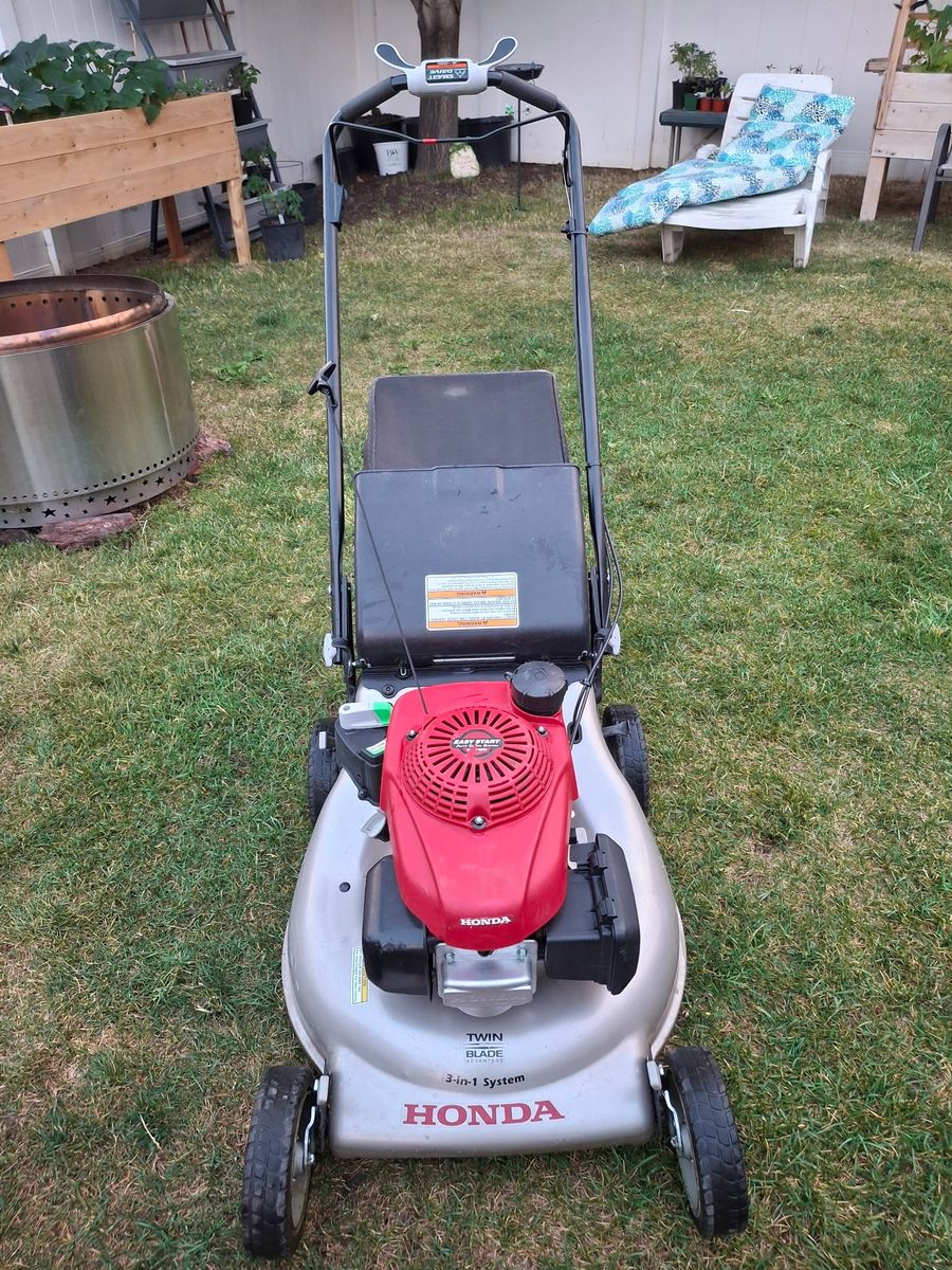 Honda HRR216 3 In 1 In MINT Condition