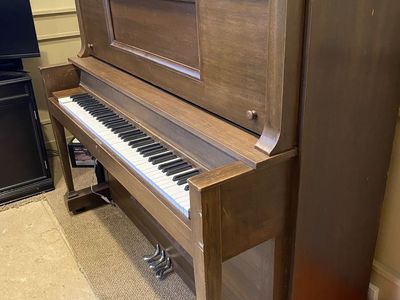 Free Old Hamilton Piano