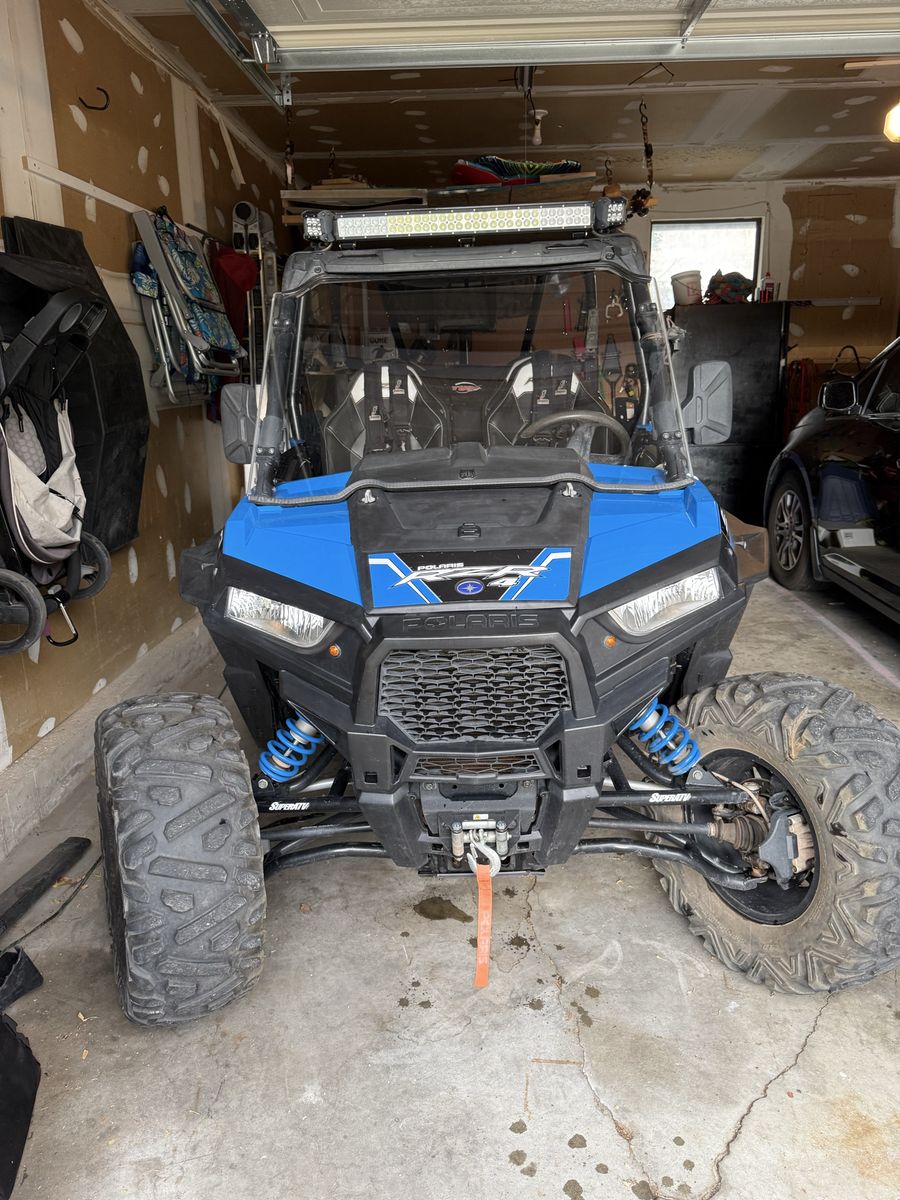 2015 Polaris RZR 4-Seater 900 EPS - Upgraded Shocks, Light Bar, Windshield, Low Miles