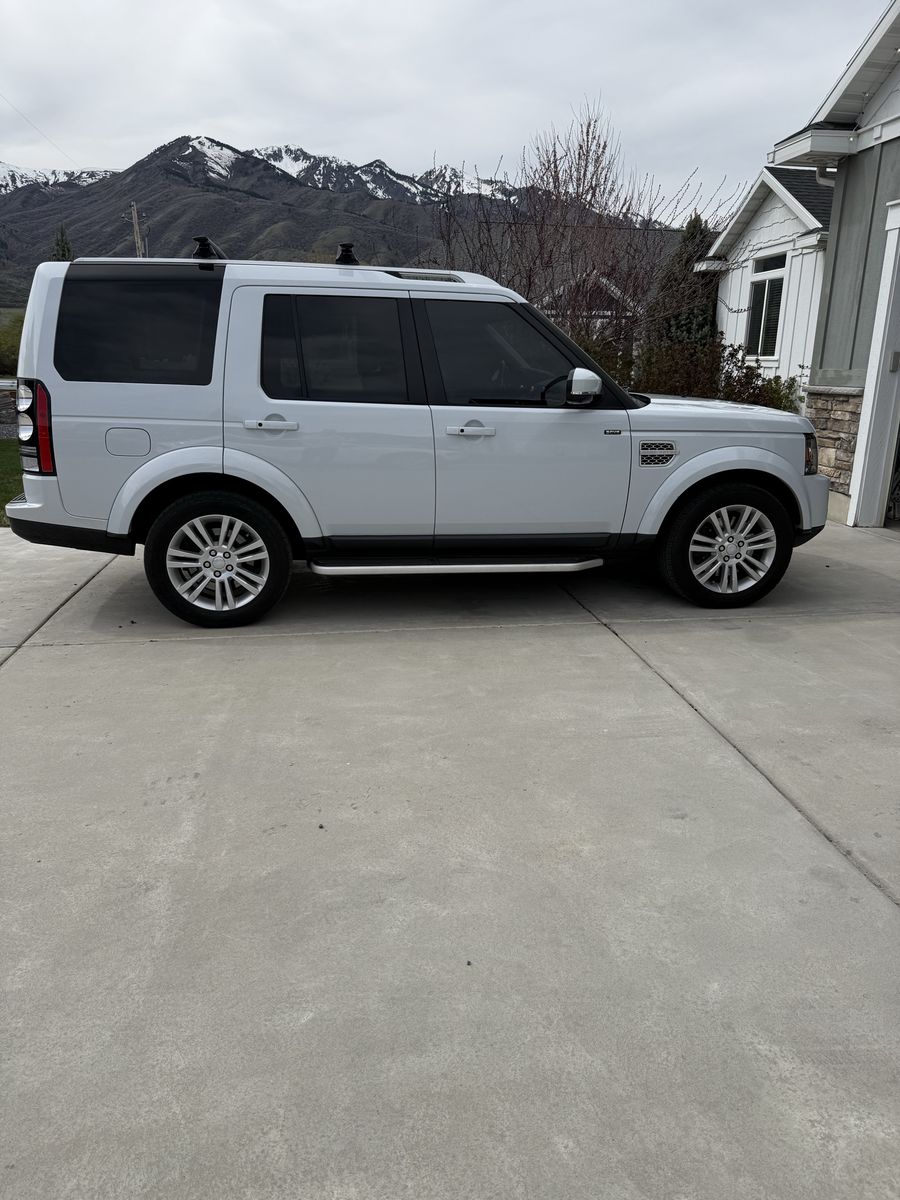 2016 Land Rover LR4 HSE LUX
