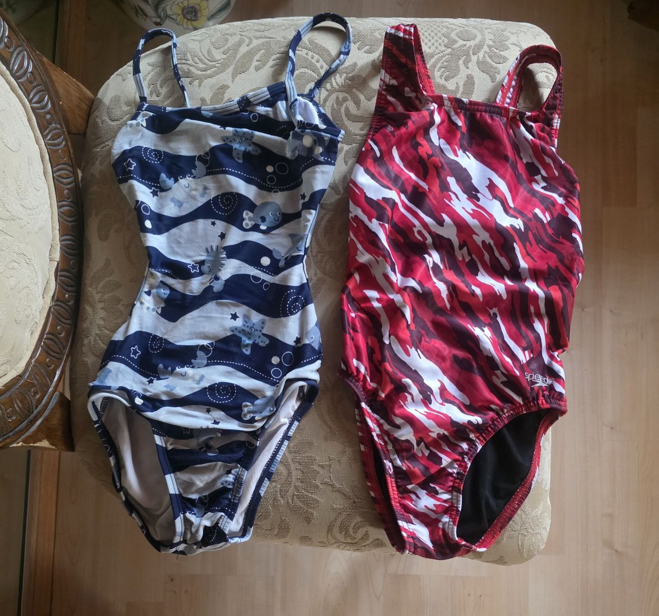( 2 ) Girl's Swimsuits  size 6