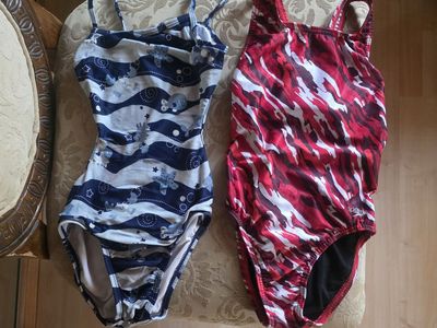 ( 2 ) Girl's Swimsuits size 6